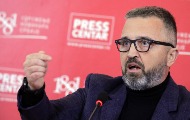 Драган Ј. Вучићевић потврдио да иде у затвор: Тражићу декриминализацију увреда Драган Ј. Вучићевић потврдио да иде у затвор: Тражићу декриминализацију увреда